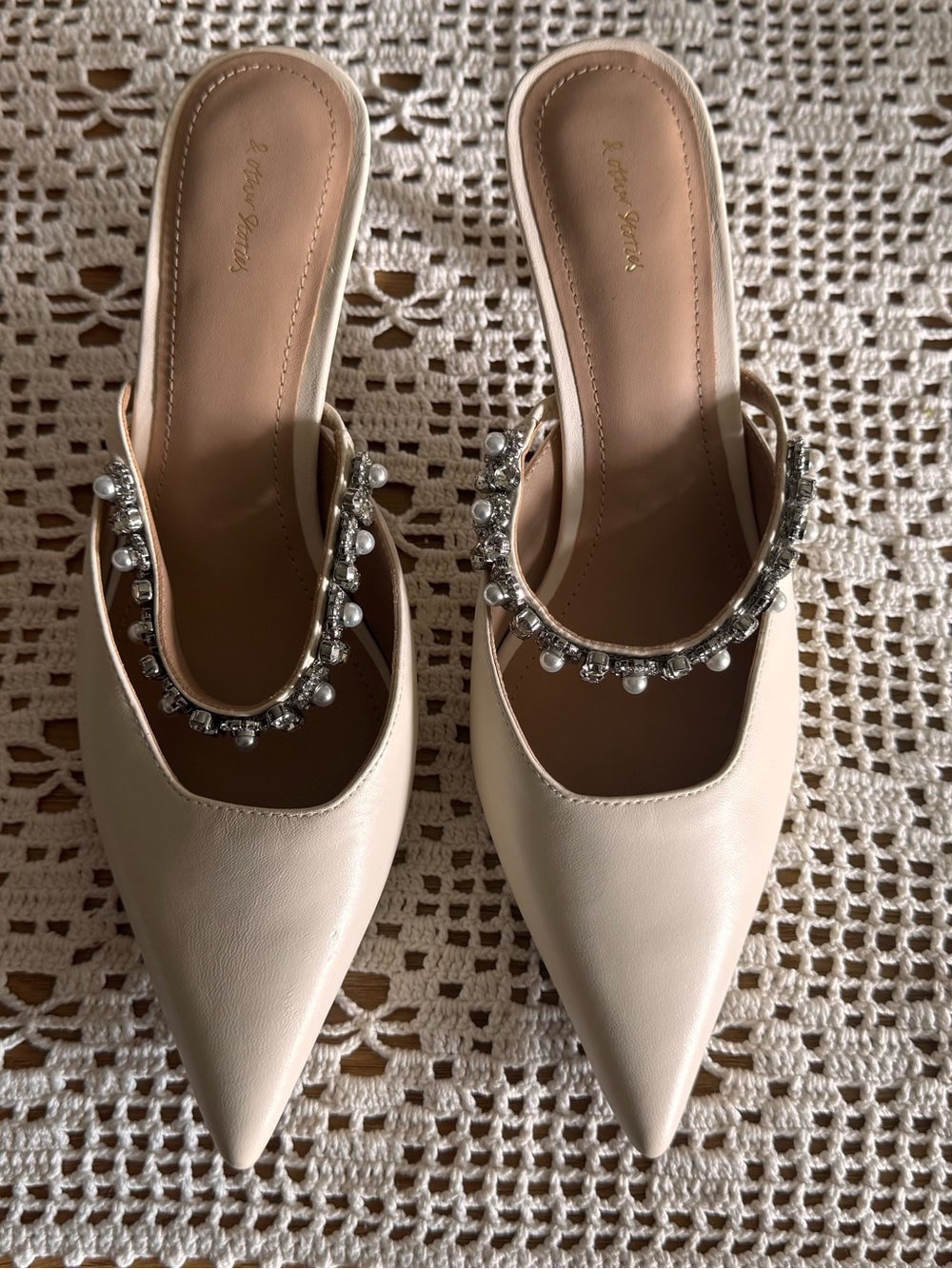 &OtherStories Embellished Cream Pointed-Toe Women's Mules